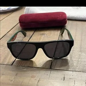 Gucci | Accessories | Gucci Sunglasses Wore Them Twice  display picture 2
